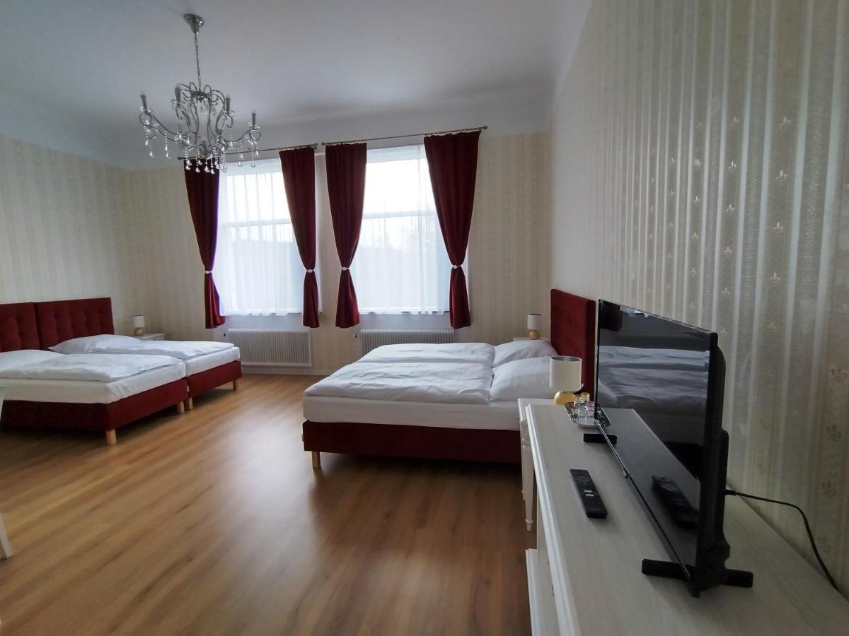 Liahof Hotel Уларед Екстериор снимка