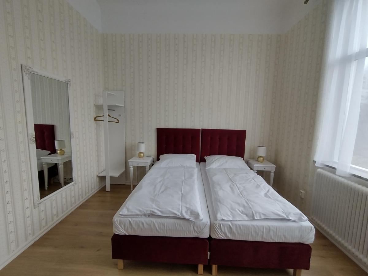 Liahof Hotel Уларед Екстериор снимка