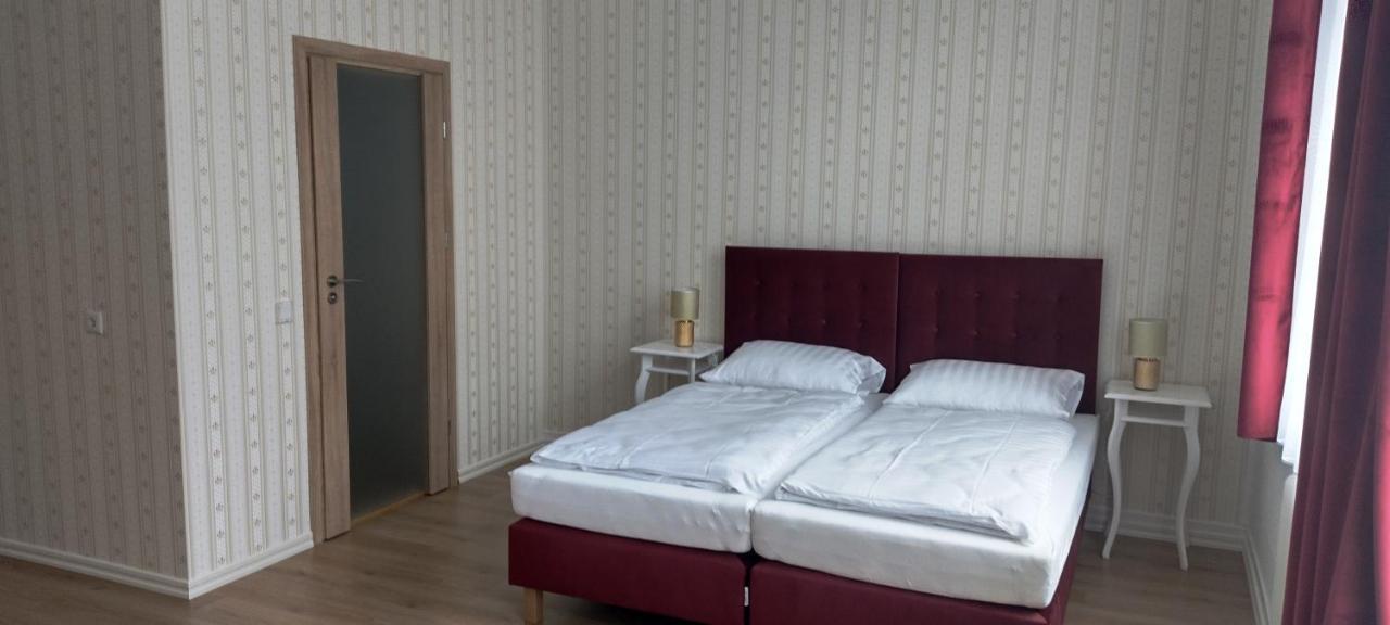 Liahof Hotel Уларед Екстериор снимка