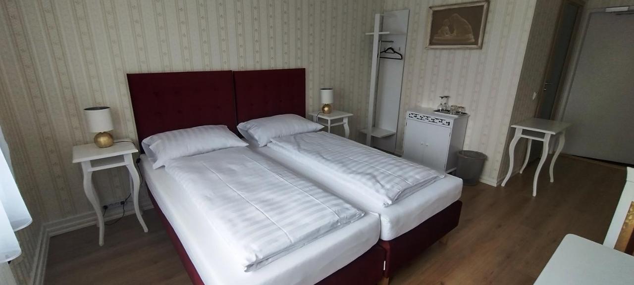 Liahof Hotel Уларед Екстериор снимка