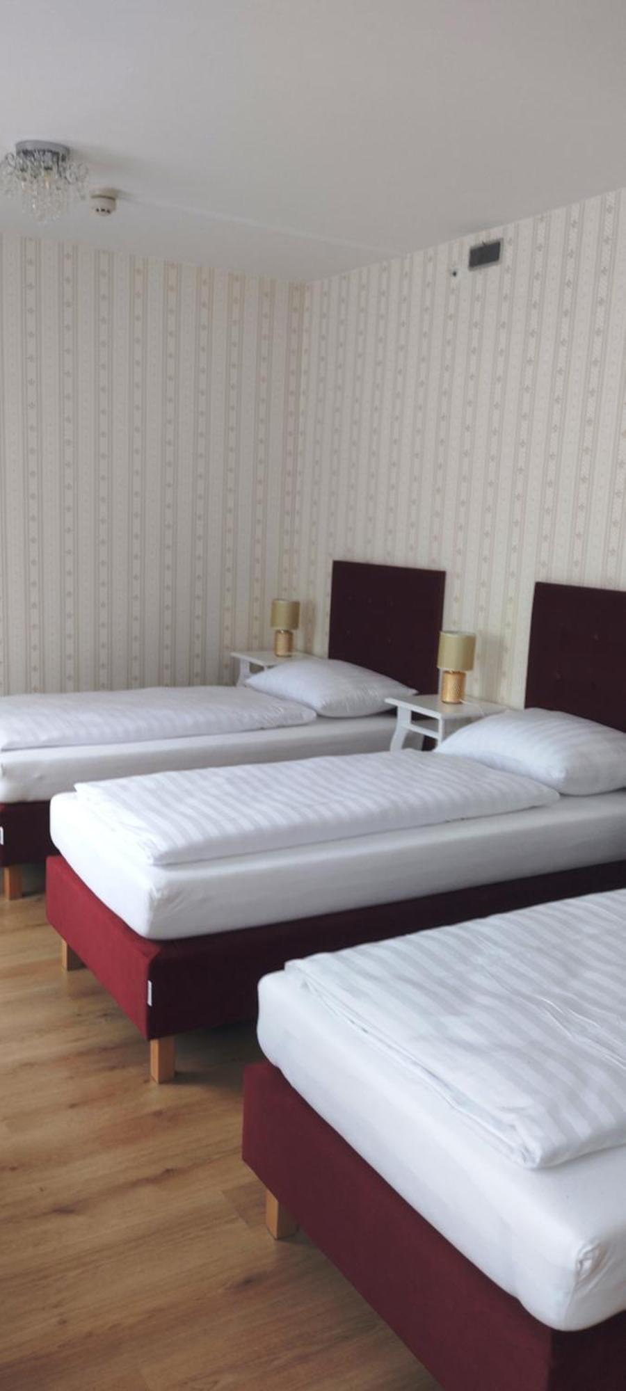 Liahof Hotel Уларед Екстериор снимка