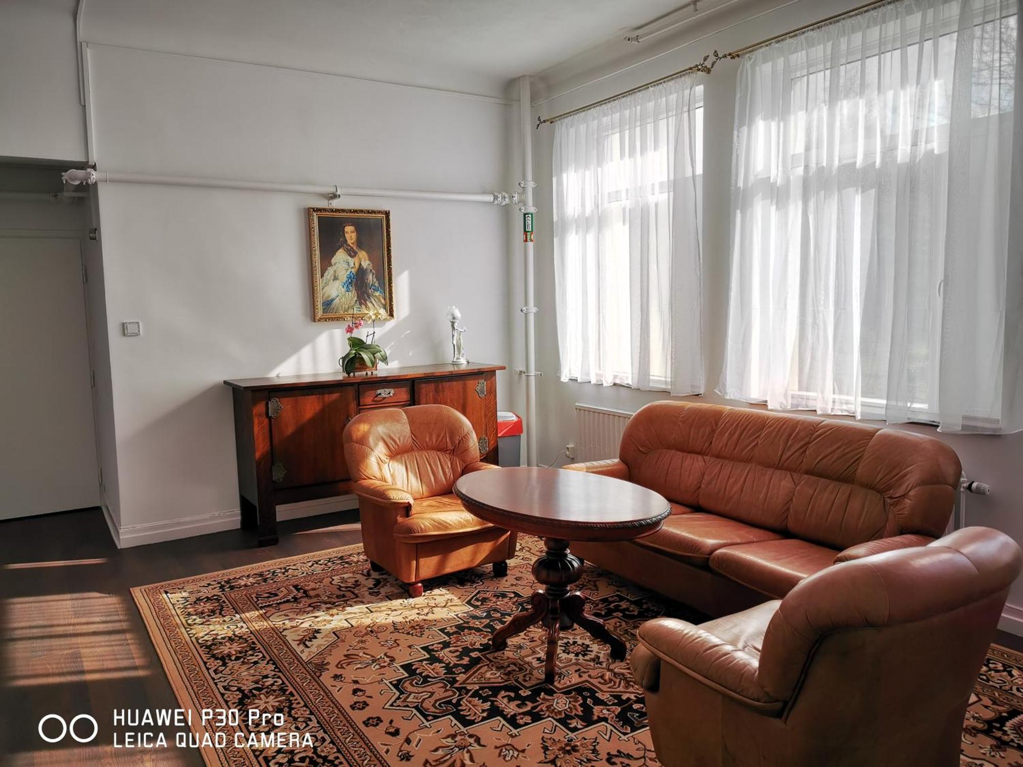 Liahof Hotel Уларед Екстериор снимка
