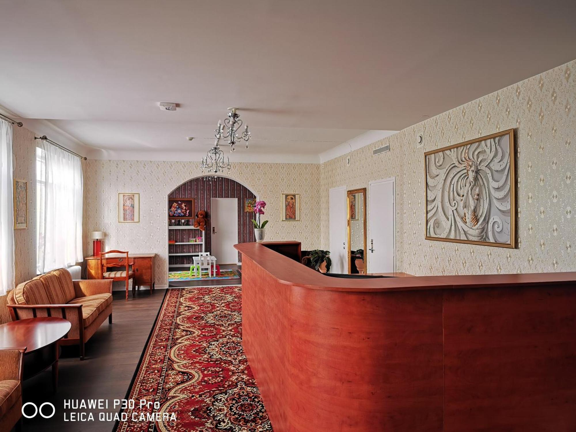 Liahof Hotel Уларед Екстериор снимка