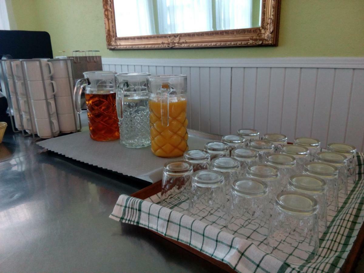 Liahof Hotel Уларед Екстериор снимка