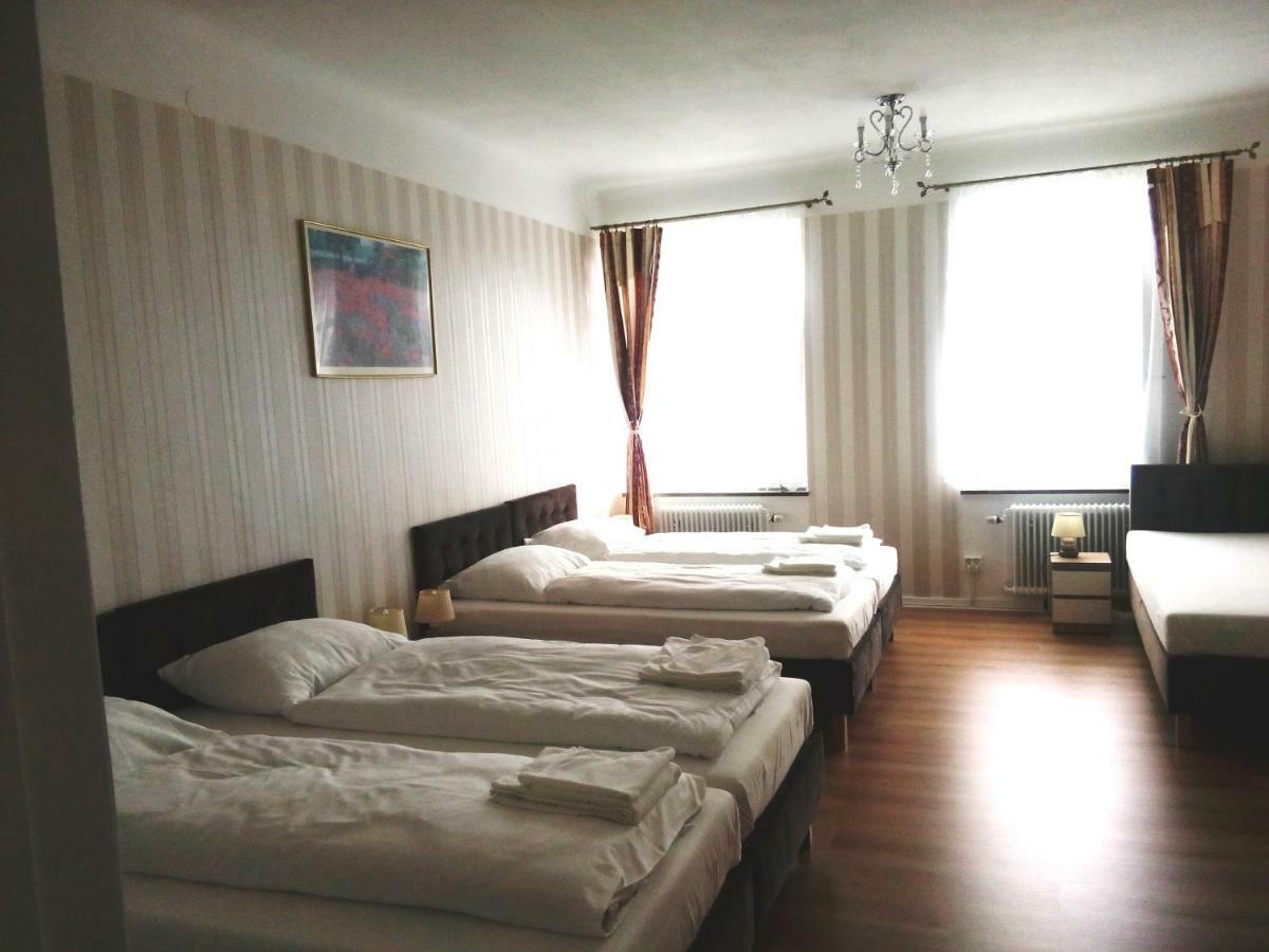 Liahof Hotel Уларед Екстериор снимка