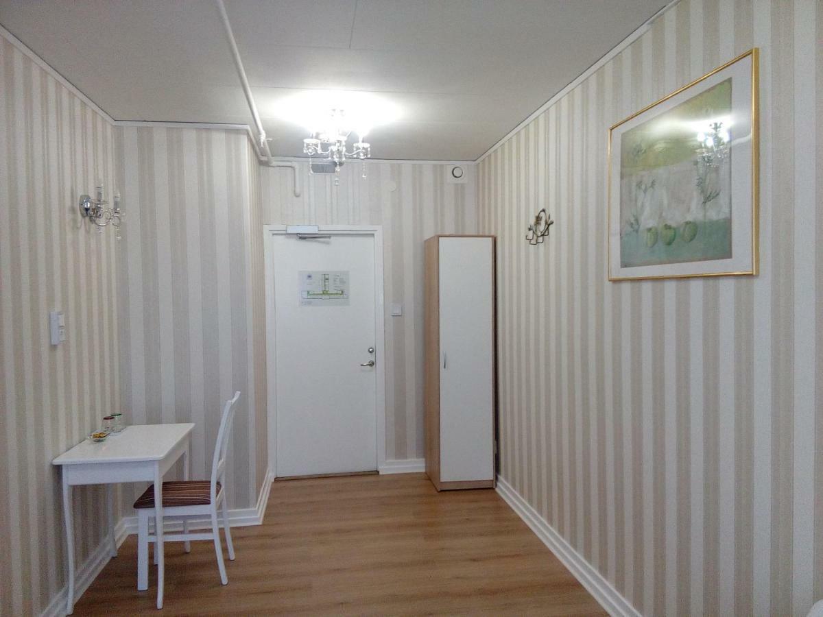 Liahof Hotel Уларед Екстериор снимка