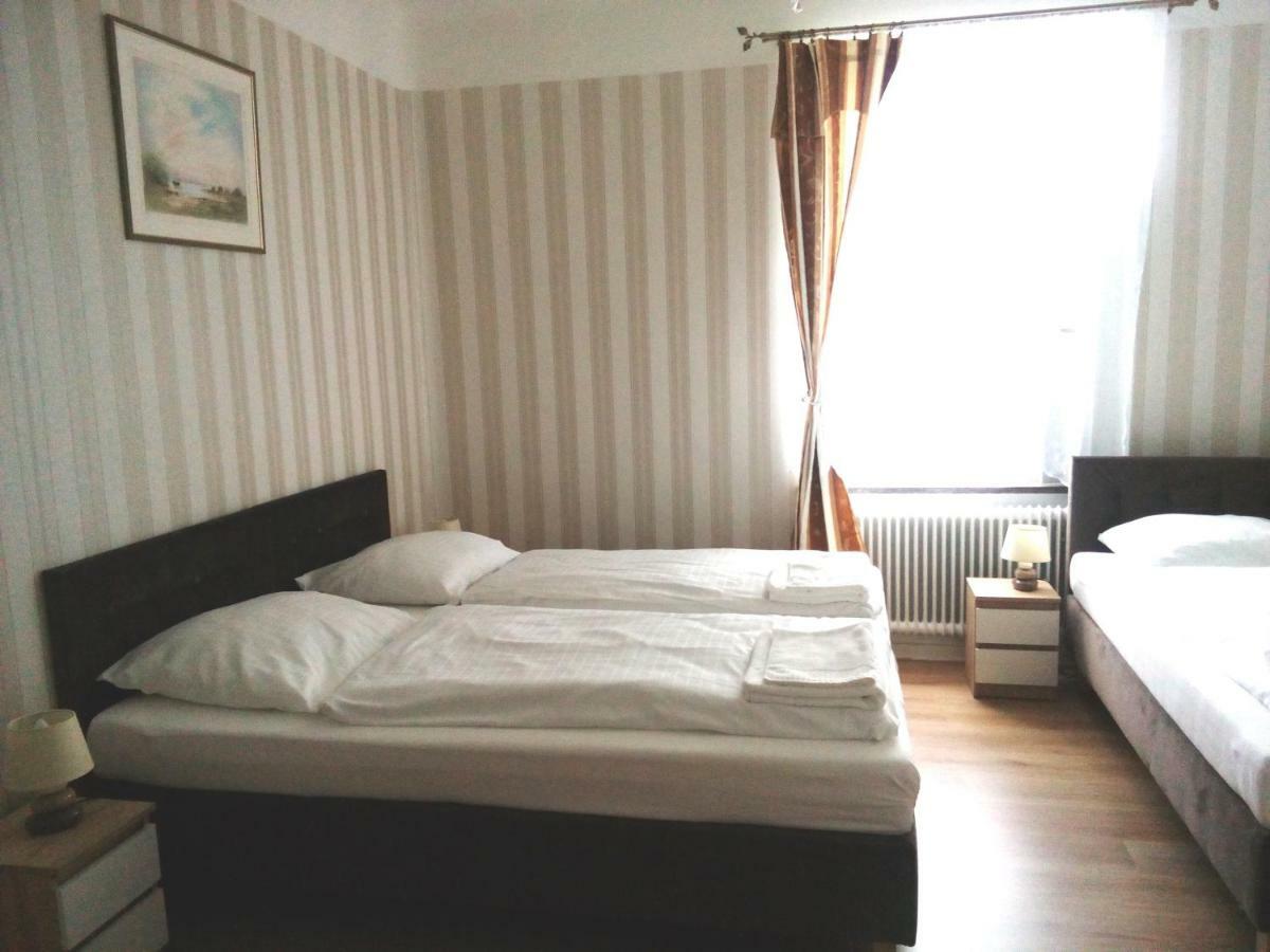 Liahof Hotel Уларед Екстериор снимка