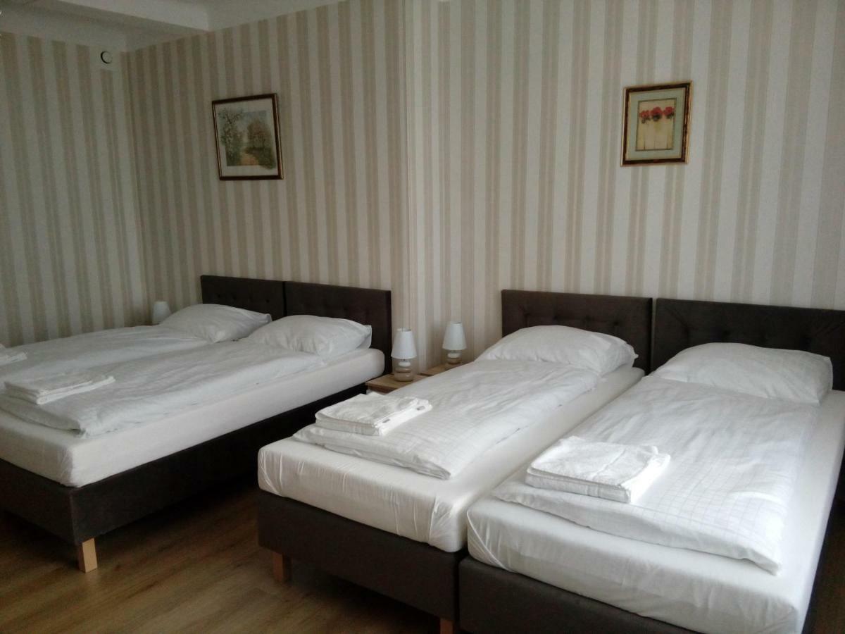 Liahof Hotel Уларед Екстериор снимка