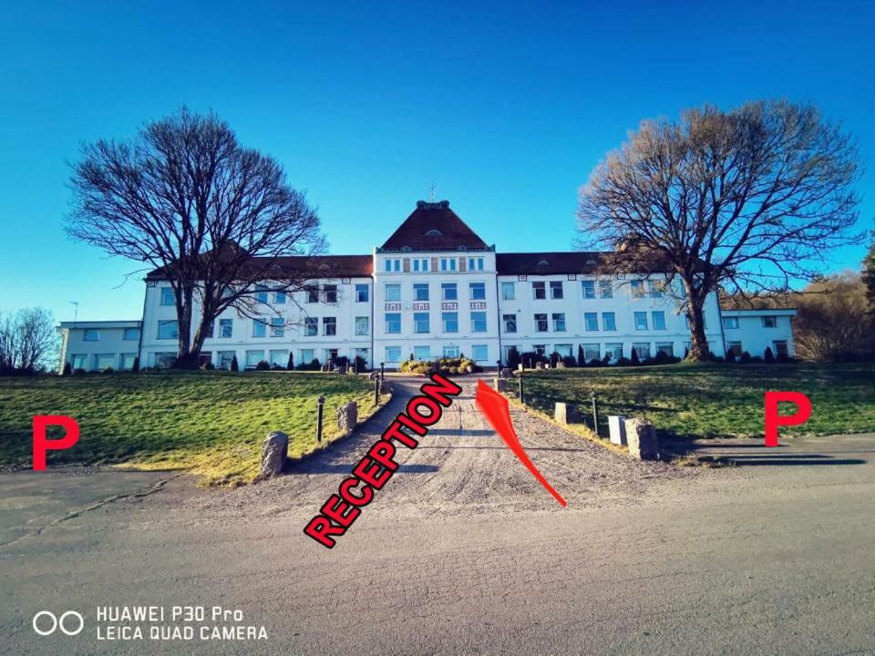 Liahof Hotel Уларед Екстериор снимка